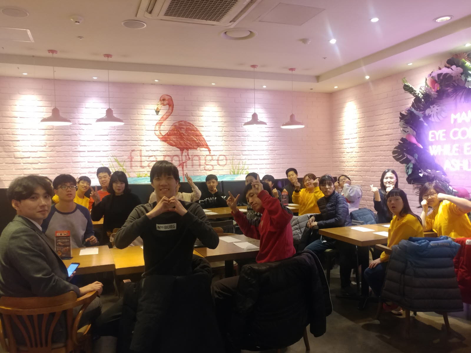 드림스타트와 현대백화점 신촌점이 함께하는 지역사회 적응활동 - 2018년 마지막 활동 : 신촌에슐리 드림스타트와 현대백화점 신촌점이 함께하는 지역사회 적응활동 - 2018년 마지막 활동 : 신촌에슐리