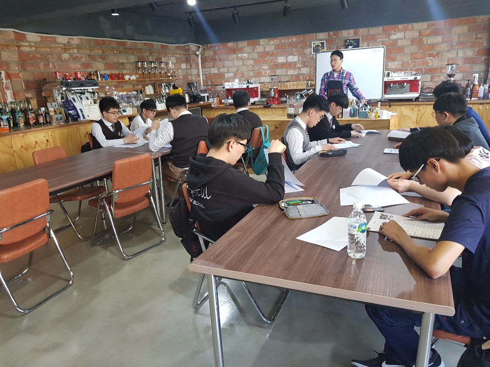 2019년 직무기술훈련 바리스타반 시작되었습니다.