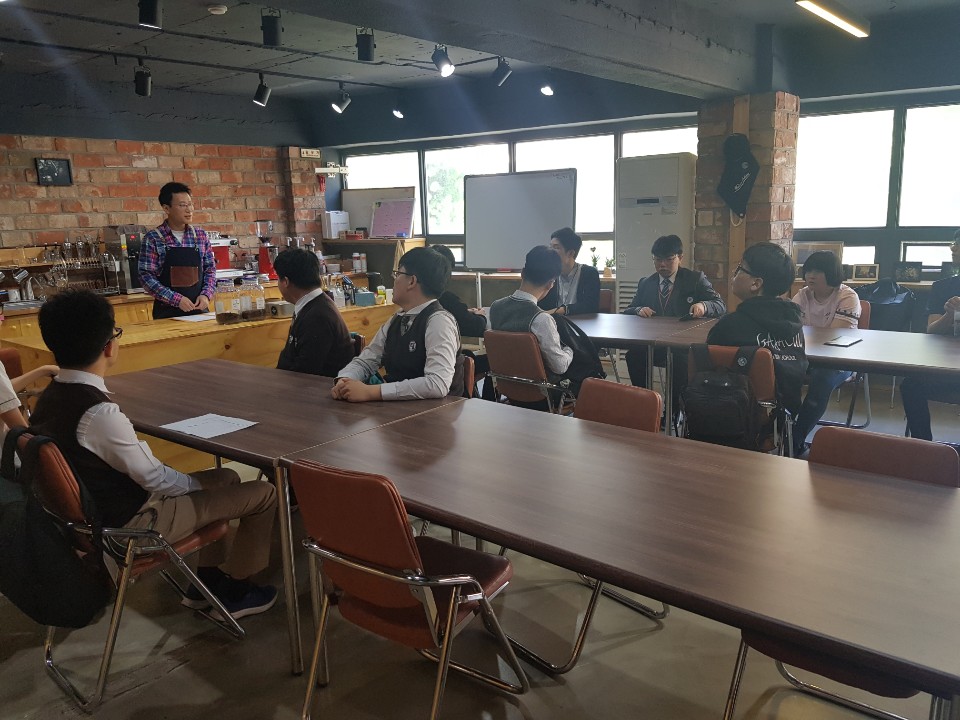 2019년 직무기술훈련 바리스타반 시작되었습니다.